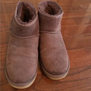 UGG short purple boots
